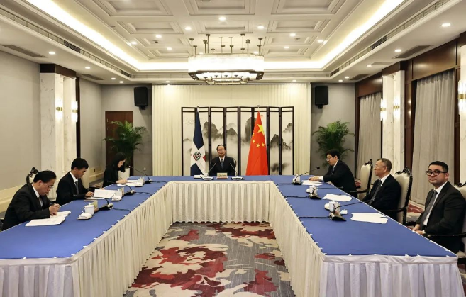 欧宝OB环境“助力”多米尼加清运垃圾，毛伟明省长出席线上交代典礼